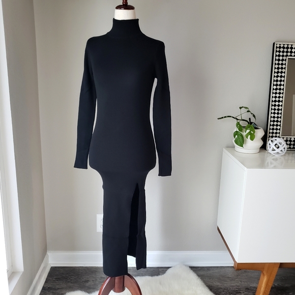 Davi & Dani Slit Mock Neck Long Sleeve Top